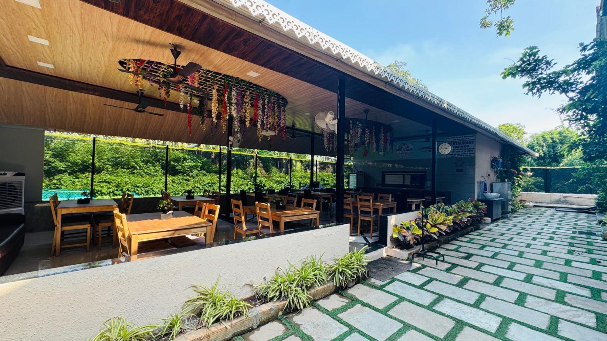Coastal Bay Inn Alibag Exterior photo