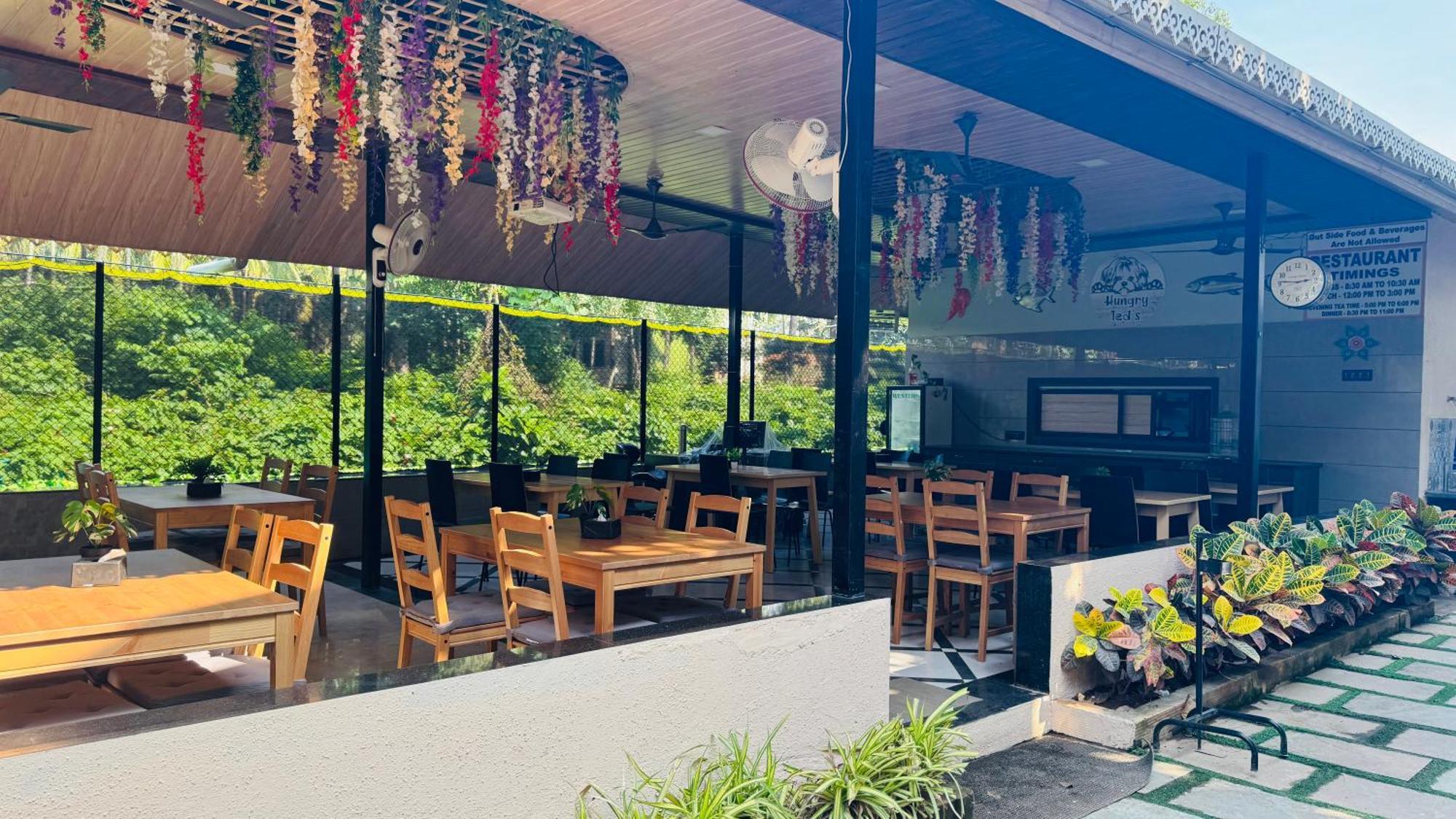 Coastal Bay Inn Alibag Exterior photo